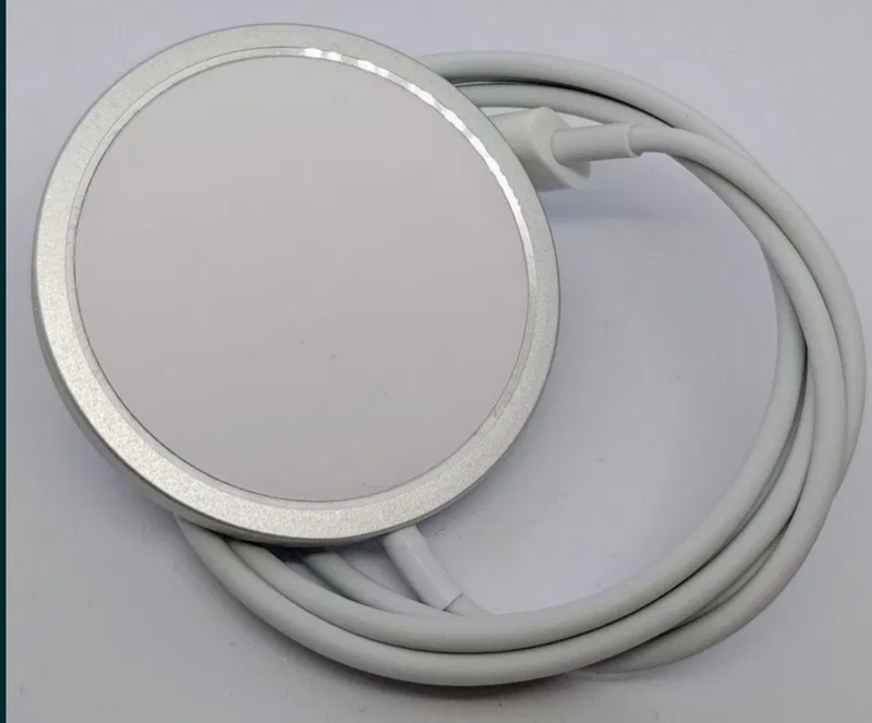Accesorii iPhone - portofele si incarcatoare MagSafe